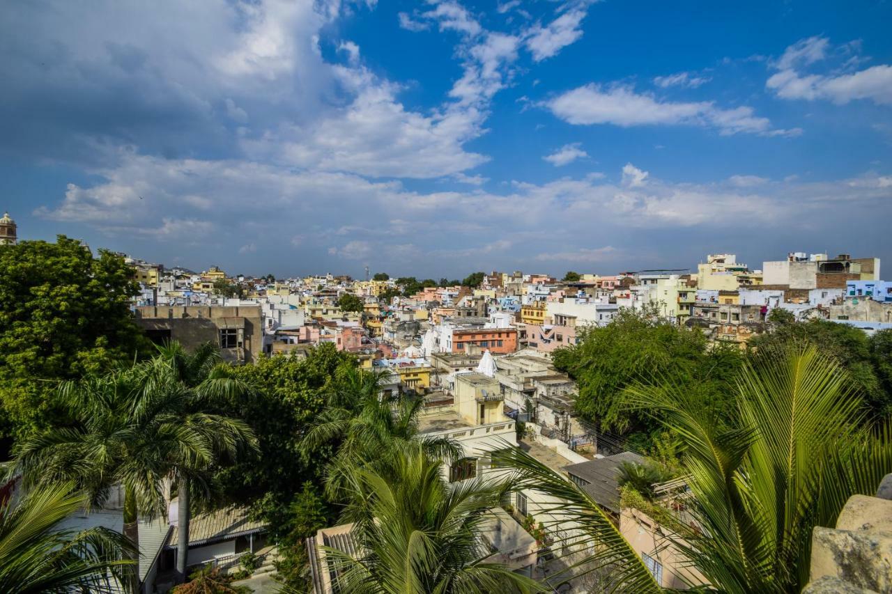 Hotel Raj Palace Udaipur Exterior photo